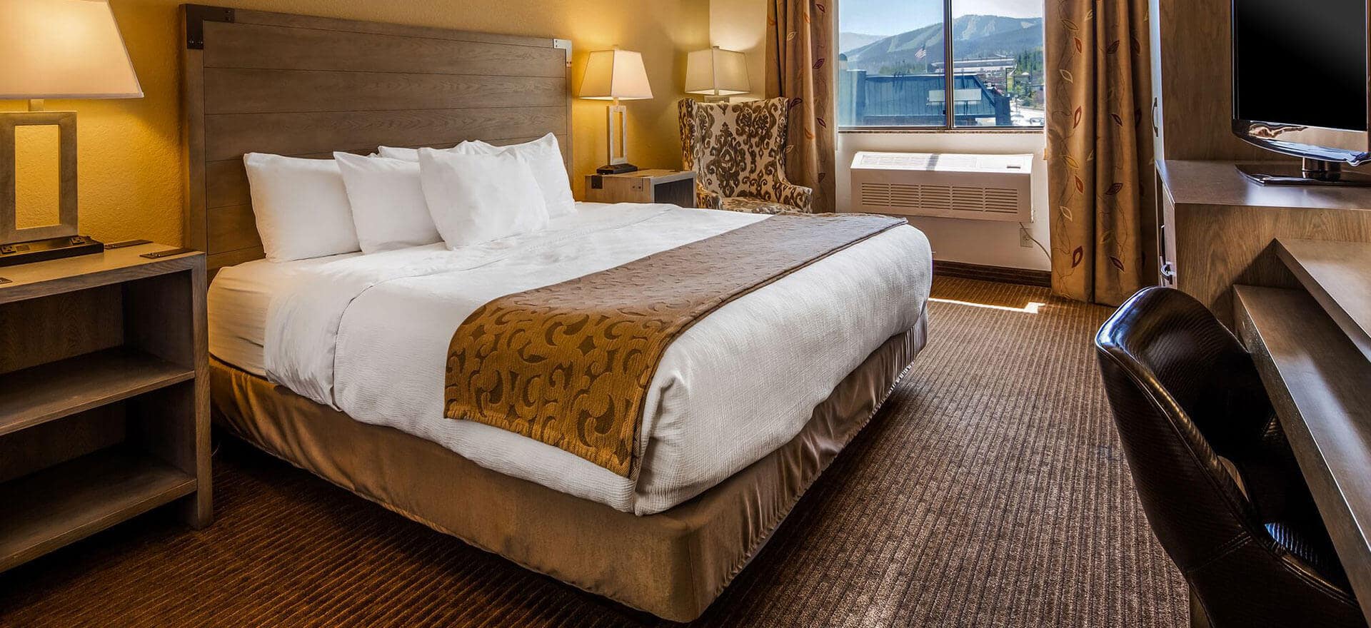 Rooms & Accommodations